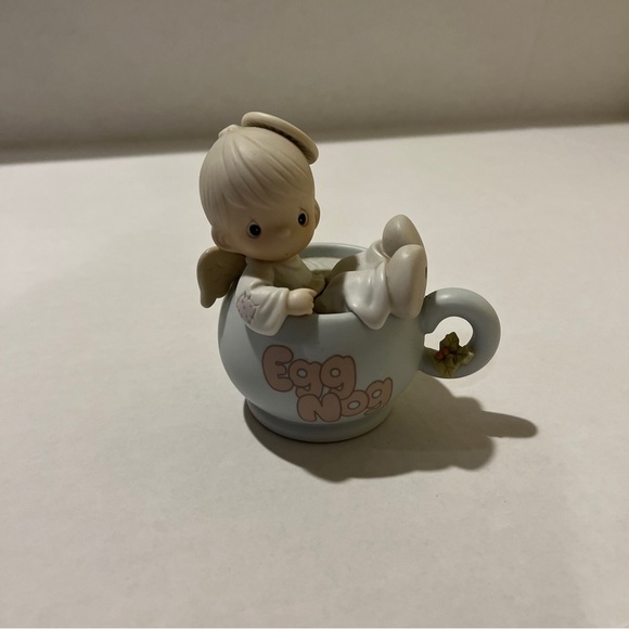 Precious Moments: Dropping in for the Holidays - Picture 3 of 3